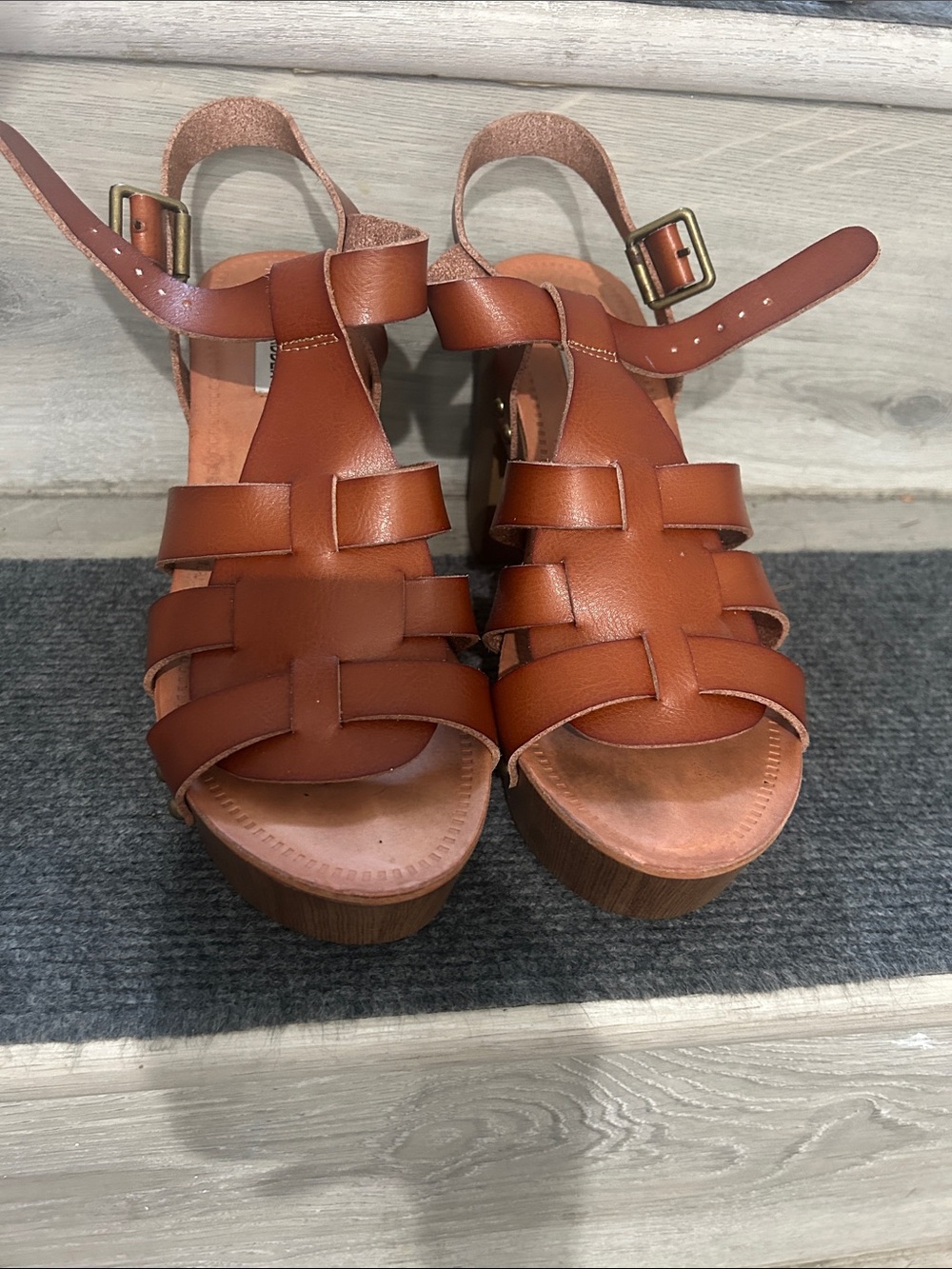 Steve Madden Tan Leather Strappy Platform Sandals
